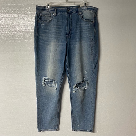 American Eagle Mom Jeans Women 14 Medium Distressed Denim Faded Straight Leg - Picture 1 of 10